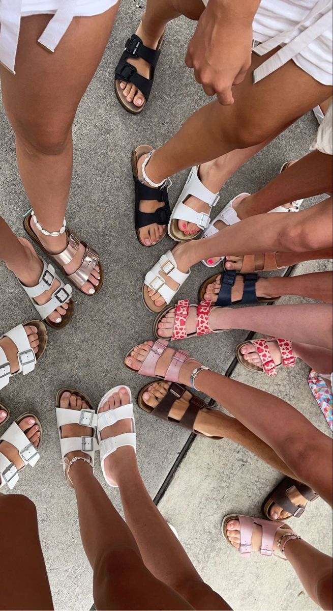 How to Style Suede Clogs: 7 Effortless Outfit Ideas From City to Coast